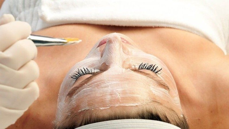 How Red Light Skin Therapy Supports Lymphatic Drainage and Detox? 